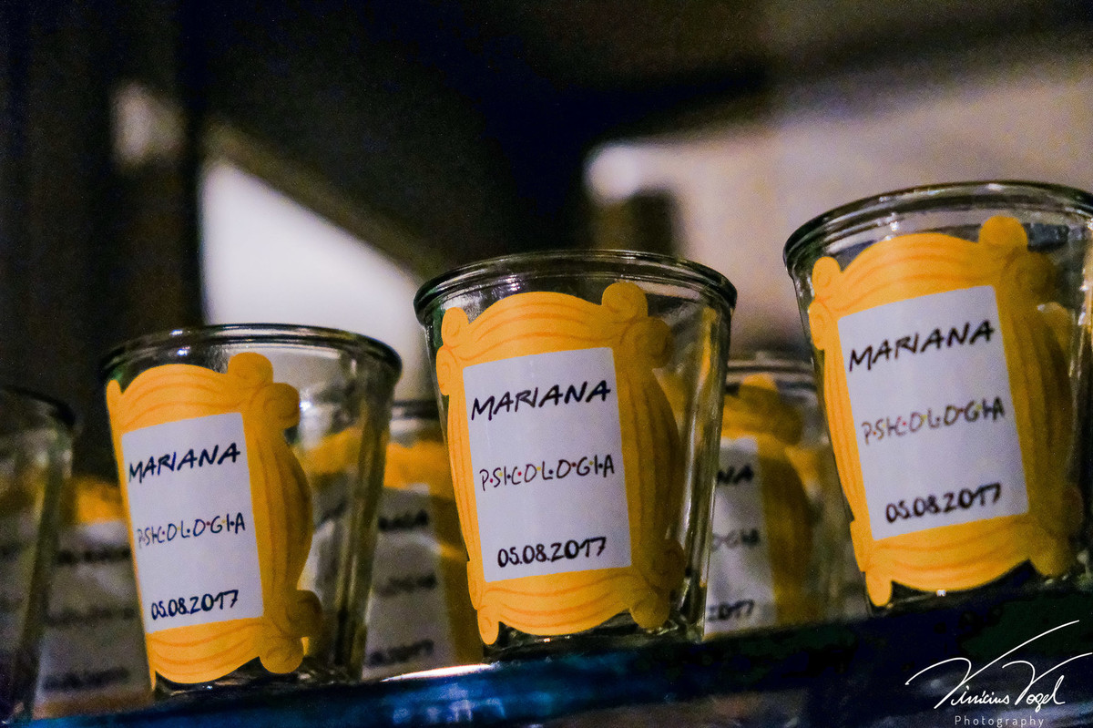 Decoração na recepção da Mariana, no Gota D'Água Eventos, na formatura de Psicologia na PUC, por Vinícius Vogel fotógrafo de Porto Alegre, Região Metropolitana e Serra Gaúcha