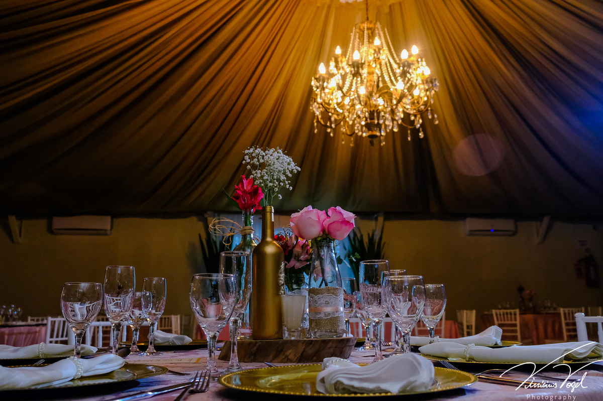Decoração na recepção da Mariana, no Gota D'Água Eventos, na formatura de Psicologia na PUC, por Vinícius Vogel fotógrafo de Porto Alegre, Região Metropolitana e Serra Gaúcha