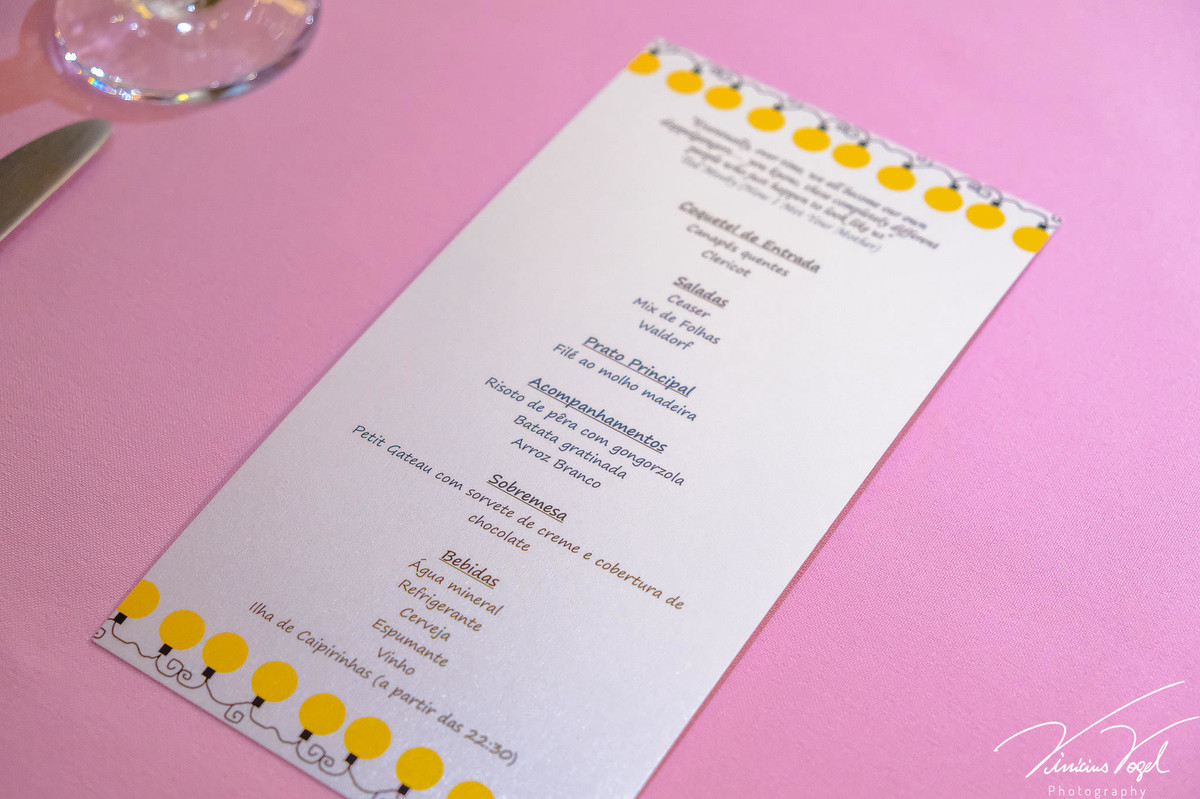 Cardápio Decoração na recepção da Mariana, no Gota D'Água Eventos, na formatura de Psicologia na PUC, por Vinícius Vogel fotógrafo de Porto Alegre, Região Metropolitana e Serra Gaúcha