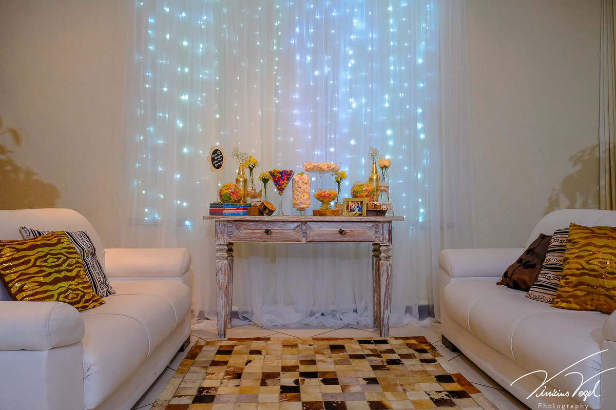 Mesa de frutas Decoração na recepção da Mariana, no Gota D'Água Eventos, na formatura de Psicologia na PUC, por Vinícius Vogel fotógrafo de Porto Alegre, Região Metropolitana e Serra Gaúcha