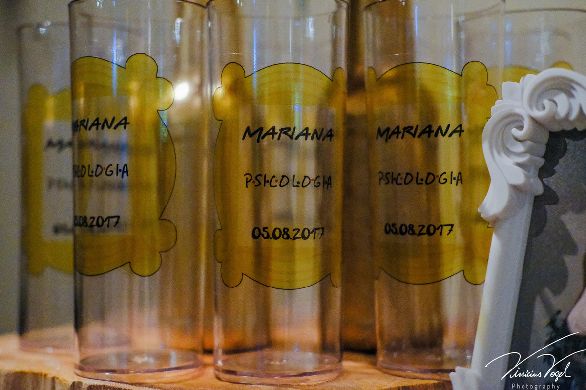 Lembrancinha de Decoração na recepção da Mariana, no Gota D'Água Eventos, na formatura de Psicologia na PUC, por Vinícius Vogel fotógrafo de Porto Alegre, Região Metropolitana e Serra Gaúcha