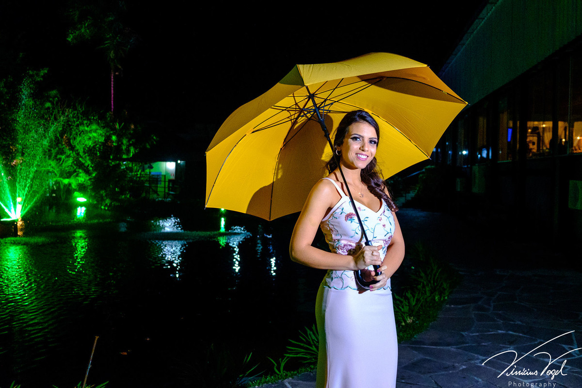 Sessão de fotos na recepção da Mariana, no Gota D'Água Eventos, formanda de Psicologia na PUC, por Vinícius Vogel fotógrafo de Porto Alegre, Região Metropolitana e Serra Gaúcha