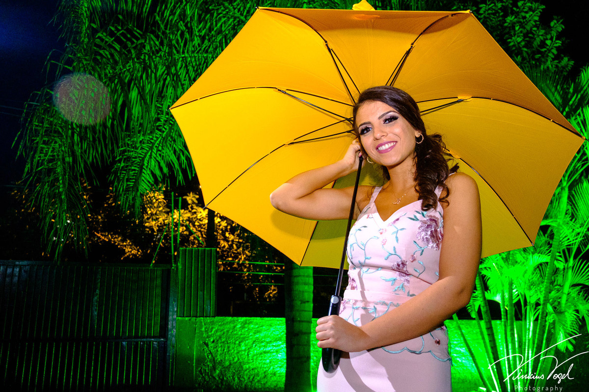 Sessão de fotos na recepção da Mariana, no Gota D'Água Eventos, formanda de Psicologia na PUC, por Vinícius Vogel fotógrafo de Porto Alegre, Região Metropolitana e Serra Gaúcha