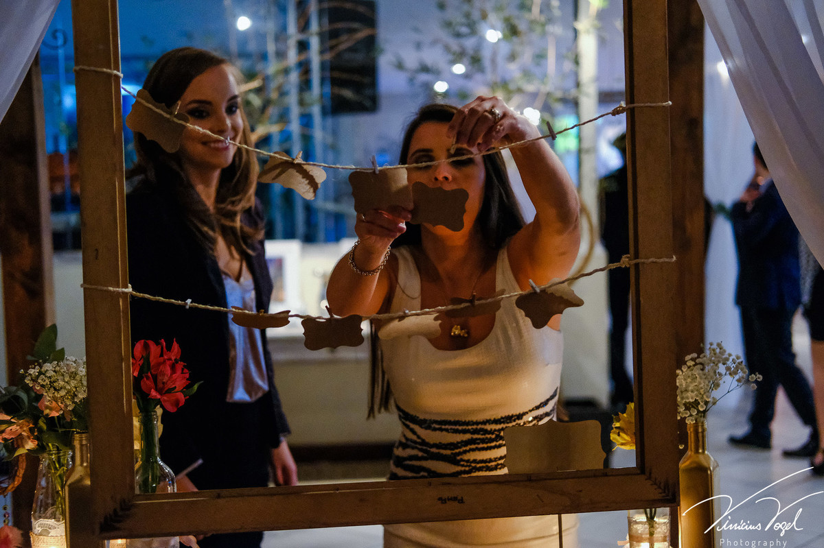 Mariana,  formanda de Psicologia na PUC, na sua recepção, no Gota D'Água Eventos, por Vinícius Vogel fotógrafo de Porto Alegre, Região Metropolitana e Serra Gaúcha