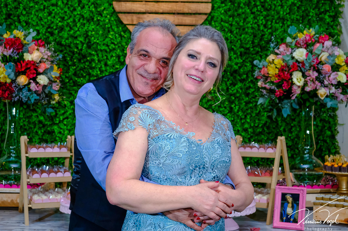 Mariana,  formanda de Psicologia na PUC, na sua recepção, no Gota D'Água Eventos, por Vinícius Vogel fotógrafo de Porto Alegre, Região Metropolitana e Serra Gaúcha