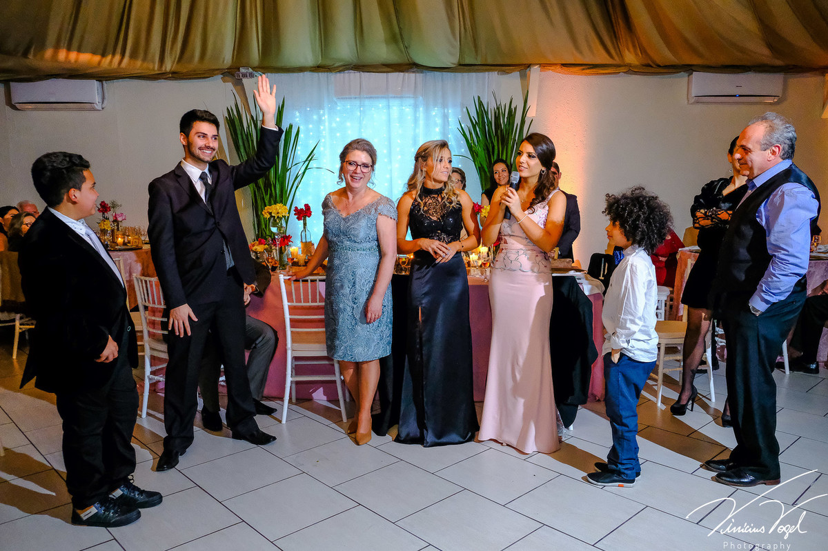 Mariana,  formanda de Psicologia na PUC, na sua recepção, no Gota D'Água Eventos, por Vinícius Vogel fotógrafo de Porto Alegre, Região Metropolitana e Serra Gaúcha