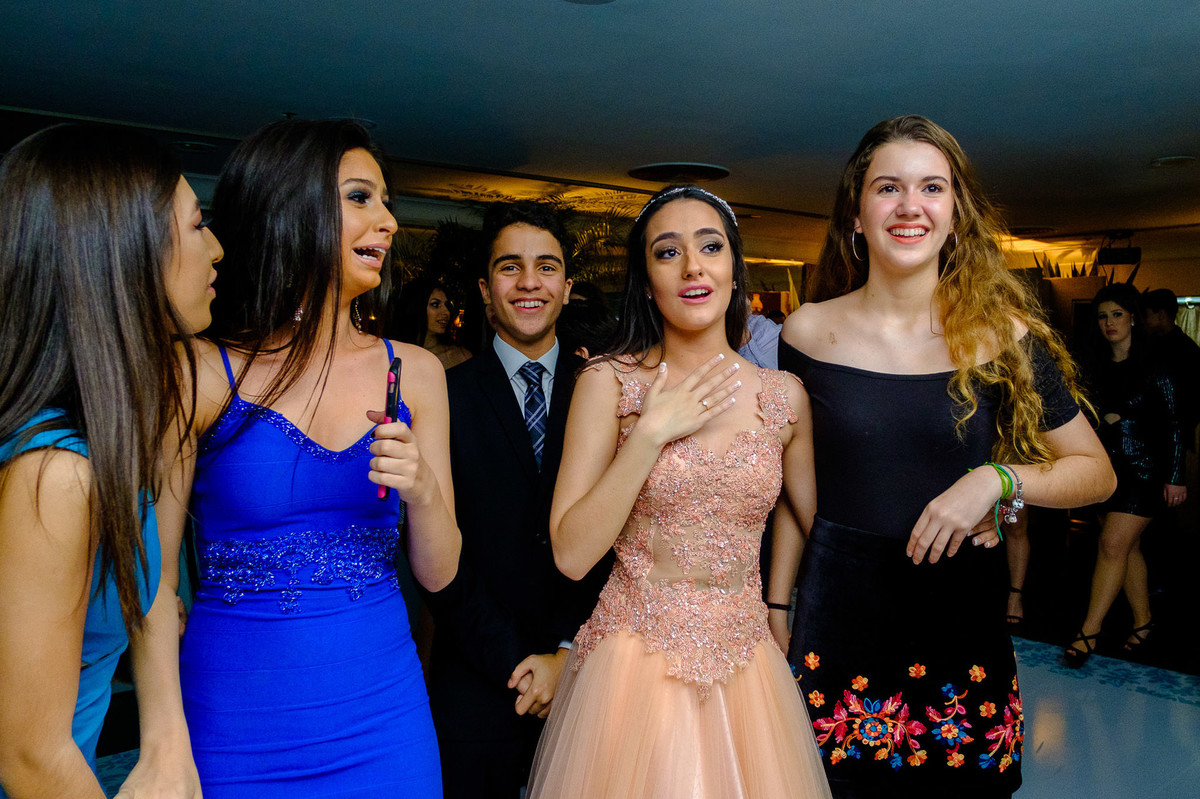 emocionada, 15 anos da Marina Pereira, no Salão Westfália da Sociedade Germânia, organizado por Novittá Eventos, pelo fotógrafo Vinícius Vogel, Porto Alegre e região metropolitana