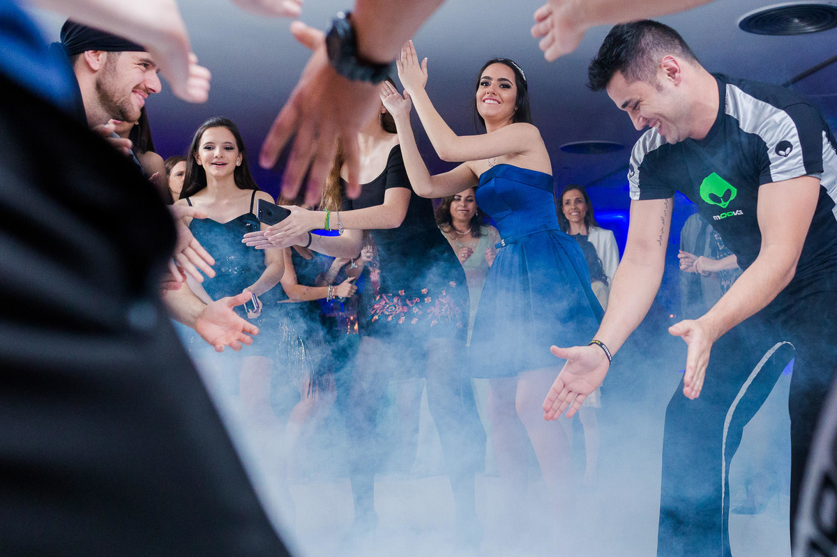 dançando, 15 anos da Marina Pereira, no Salão Westfália da Sociedade Germânia, organizado por Novittá Eventos, pelo fotógrafo Vinícius Vogel, Porto Alegre e região metropolitana