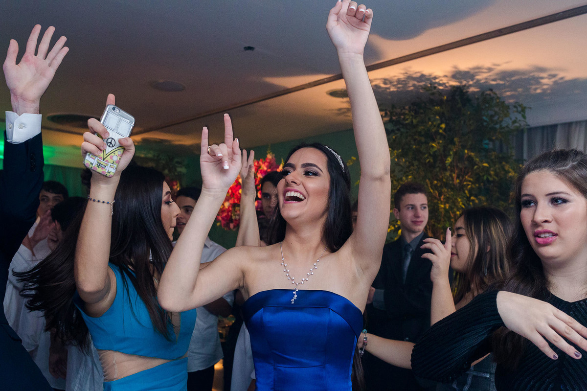 dançando e comemorando, 15 anos da Marina Pereira, no Salão Westfália da Sociedade Germânia, organizado por Novittá Eventos, pelo fotógrafo Vinícius Vogel, Porto Alegre e região metropolitana