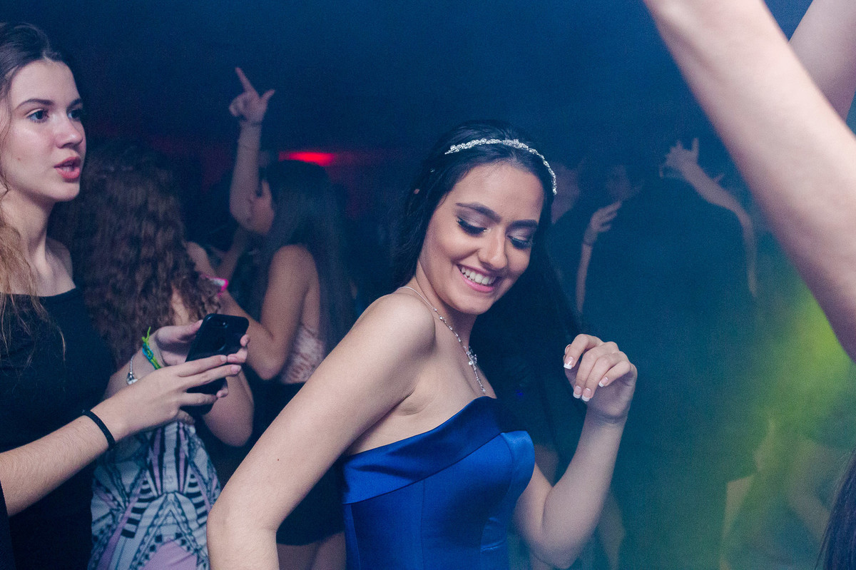 dançando, 15 anos da Marina Pereira, no Salão Westfália da Sociedade Germânia, organizado por Novittá Eventos, pelo fotógrafo Vinícius Vogel, Porto Alegre e região metropolitana