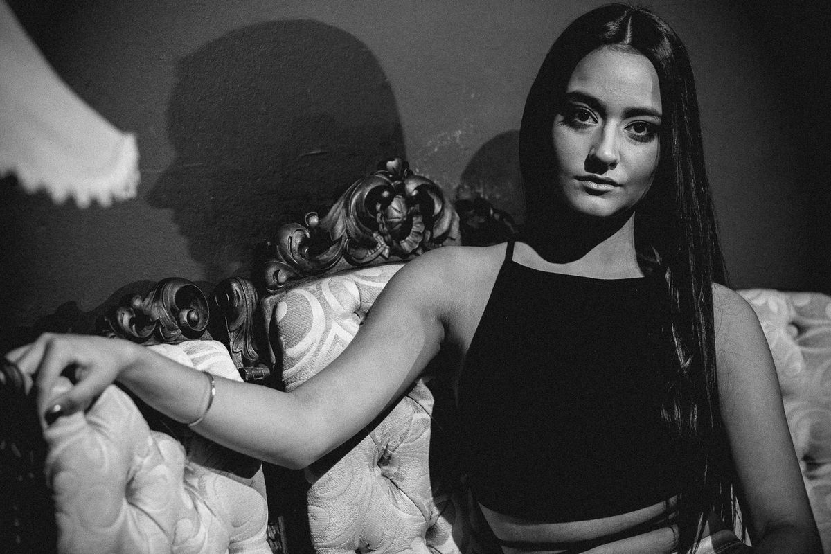 Ensaio 15th - Book 15 anos da Marina Pereira, pelo fotógrafo Vinícius Vogel, fotógrafo em Porto Alegre, Região Metropolitana e Serra Gaúcha, no Agridoce Café