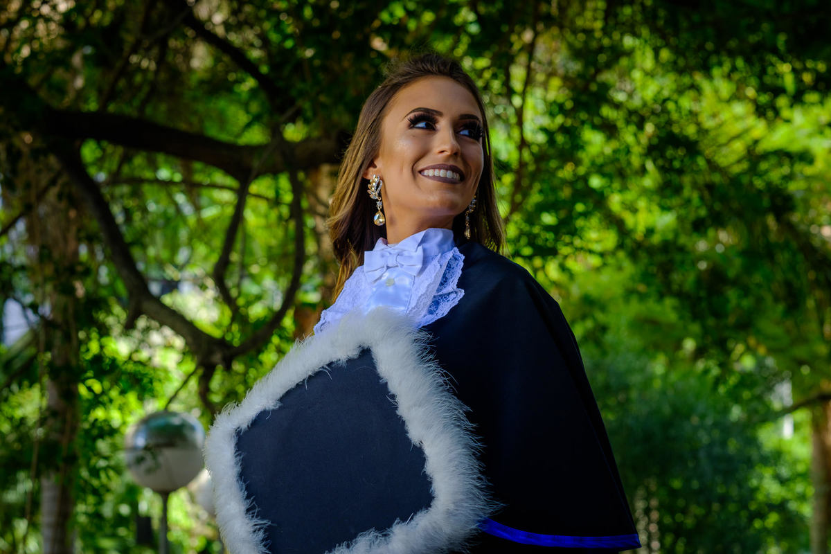 Ensaio de Formatura da Vivian Vaz, pelo Fotógrafo de Formatura Vinícius Vogel, na PUCRS, fotógrafo em Porto Alegre, Vale dos Sinos, Serra Gaúcha, Curitiba, Florianópolis, São Paulo, Rio de Janeiro.