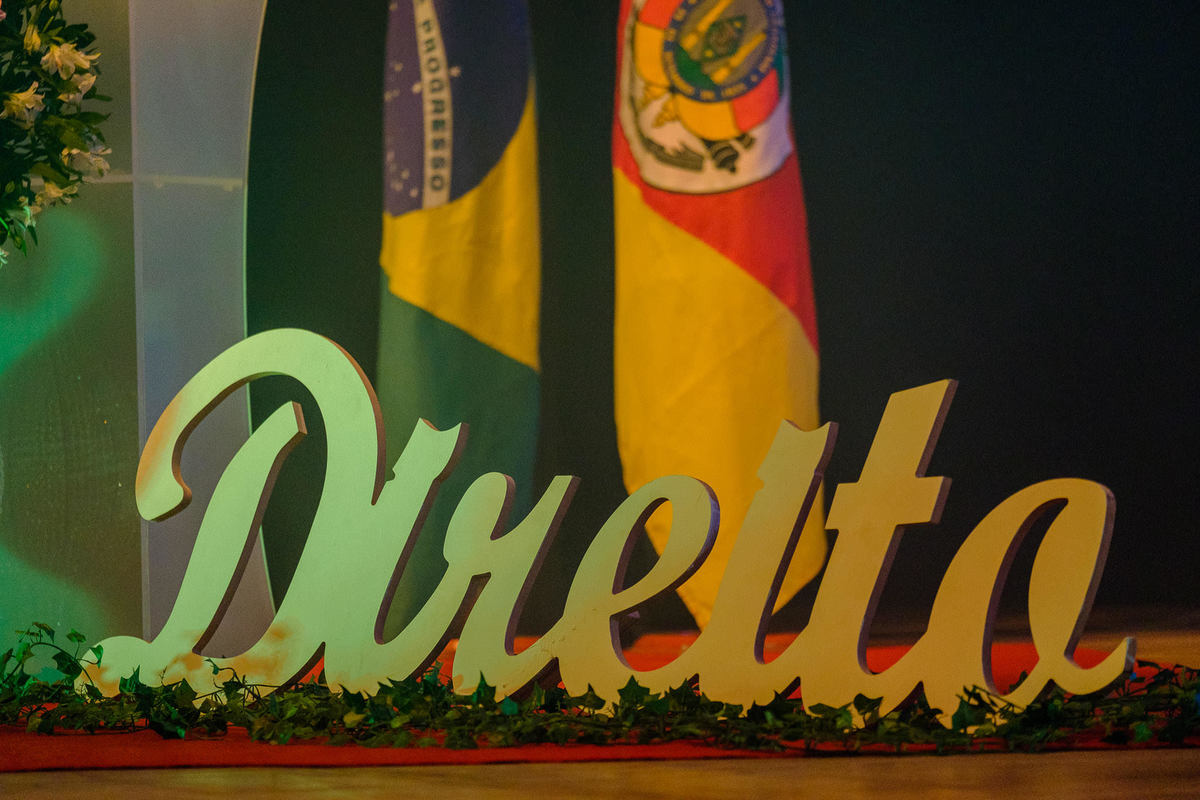 Fotos de formatura da Bruna Dias - Formatura de Direito Uniritter - Fiergs - Fotos por Vinícius Vogel Fotógrafo de Casamentos e Família em Porto Alegre, Vale dos Sinos, Serra, São Paulo, Rio de Janeiro, Curitiba, Portugal, Argentina.