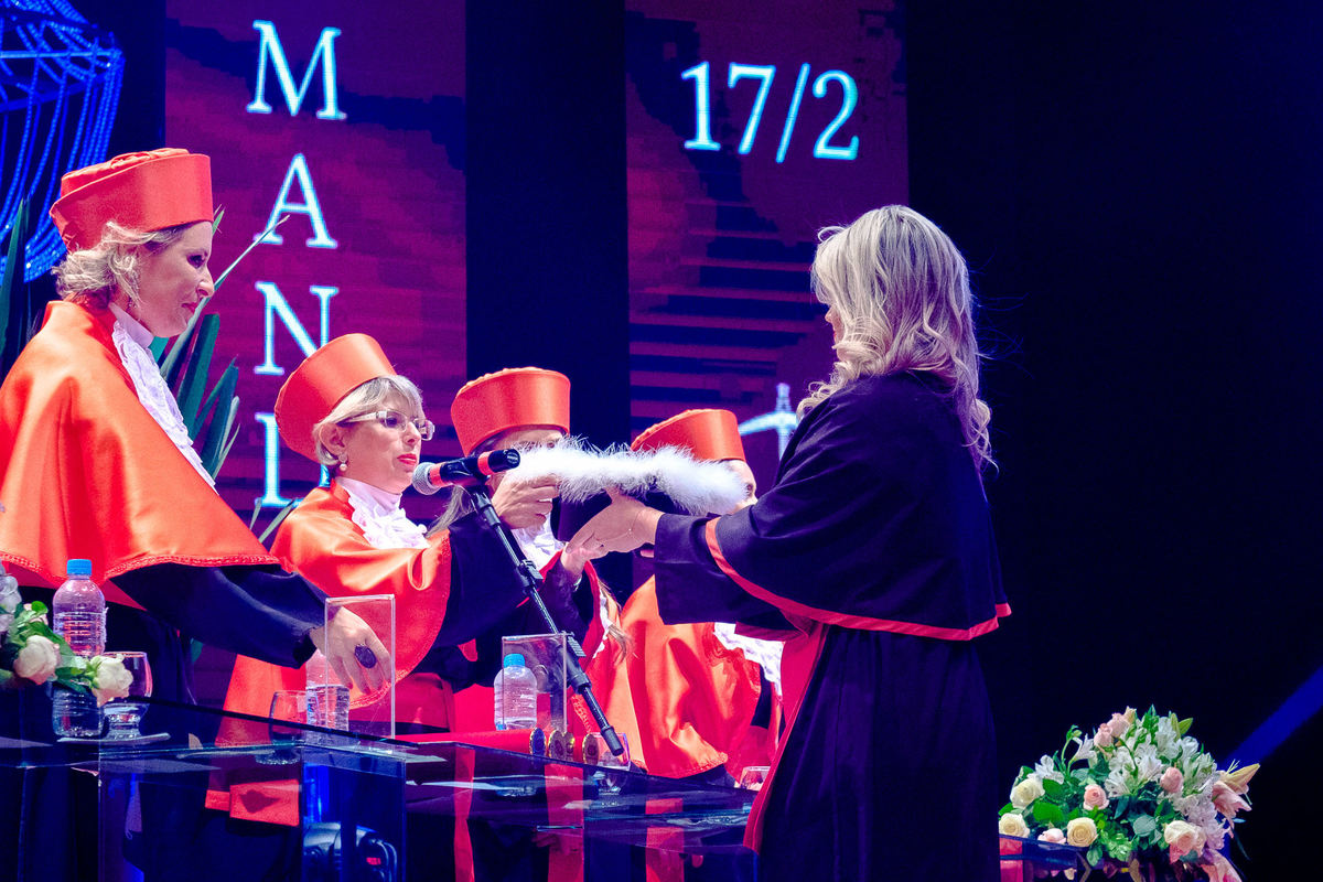 Fotos de formatura da Bruna Dias - Formatura de Direito Uniritter - Fiergs - Fotos por Vinícius Vogel Fotógrafo de Casamentos e Família em Porto Alegre, Vale dos Sinos, Serra, São Paulo, Rio de Janeiro, Curitiba, Portugal, Argentina.