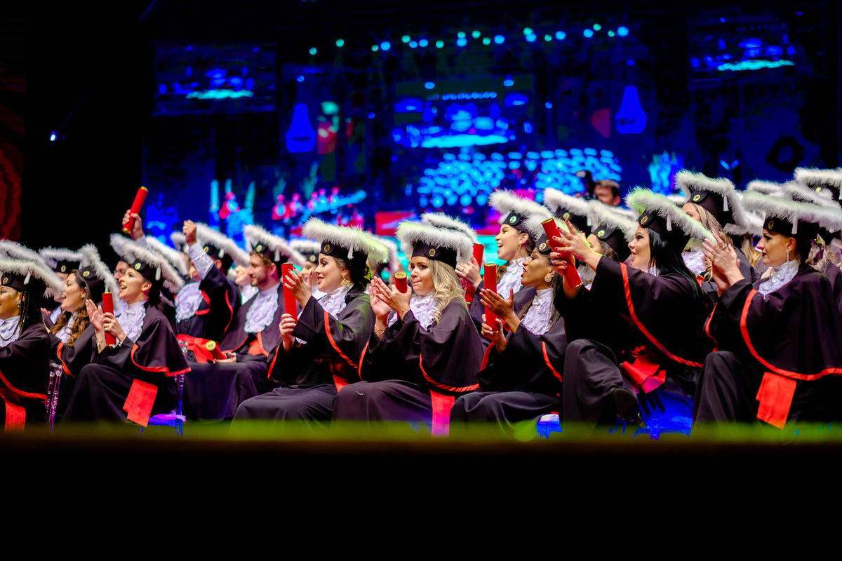 Fotos de formatura da Bruna Dias - Formatura de Direito Uniritter - Fiergs - Fotos por Vinícius Vogel Fotógrafo de Casamentos e Família em Porto Alegre, Vale dos Sinos, Serra, São Paulo, Rio de Janeiro, Curitiba, Portugal, Argentina.