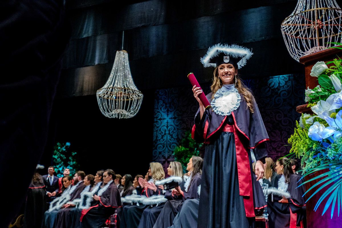 Formandas Andressa e Taíse, formatura de Odontologia na UFRGS, por Vinícius Vogel, Fotógrafo profissional de eventos em Porto Alegre, Serra Gaúcha, Caxias do Sul, Bento Gonçalves, Gramado, Canela, São Paulo, Rio de Janeiro, Curitiba, Portugal, 