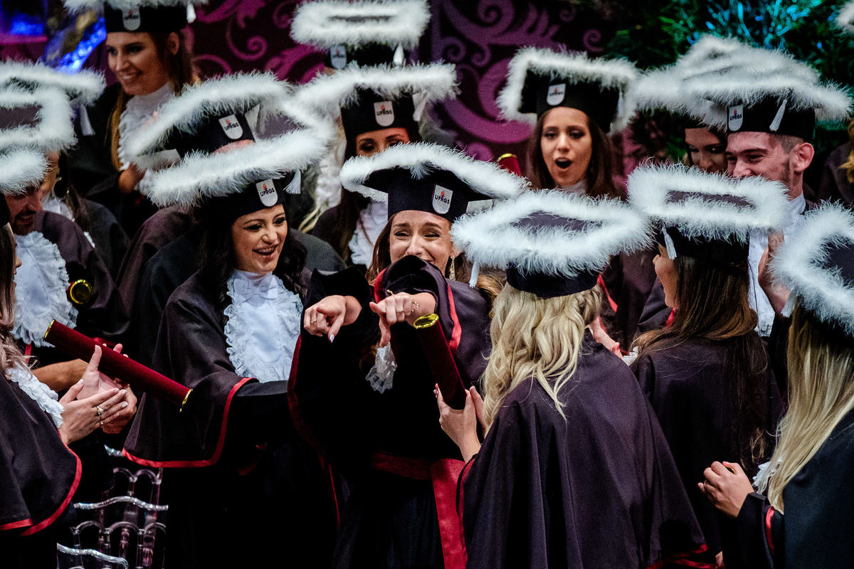 Formandas Andressa e Taíse, formatura de Odontologia na UFRGS, por Vinícius Vogel, Fotógrafo profissional de eventos em Porto Alegre, Serra Gaúcha, Caxias do Sul, Bento Gonçalves, Gramado, Canela, São Paulo, Rio de Janeiro, Curitiba, Portugal, 