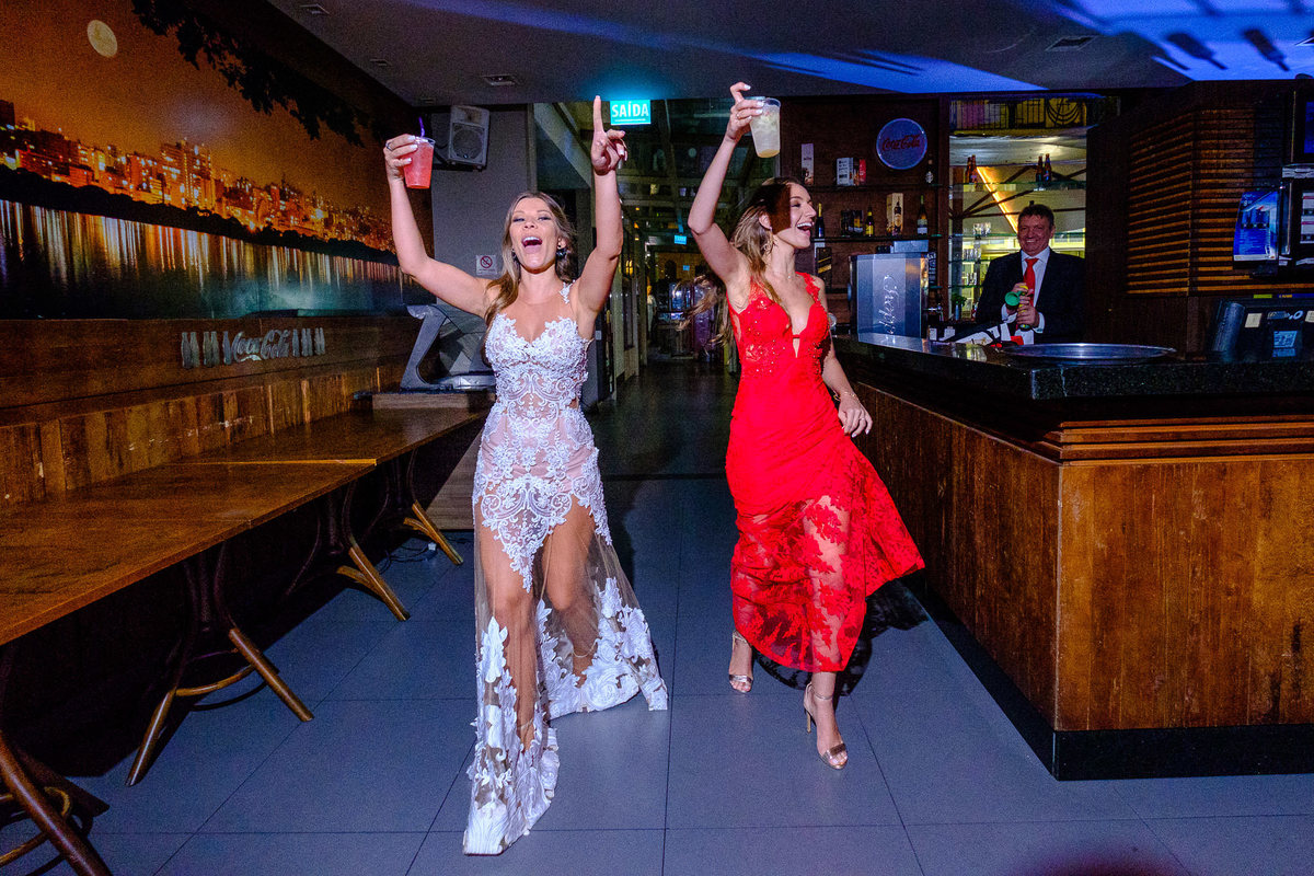 Formandas Andressa e Taíse, formatura de Odontologia na UFRGS, por Vinícius Vogel, Fotógrafo profissional de eventos em Porto Alegre, Serra Gaúcha, Caxias do Sul, Bento Gonçalves, Gramado, Canela, São Paulo, Rio de Janeiro, Curitiba, Portugal, 