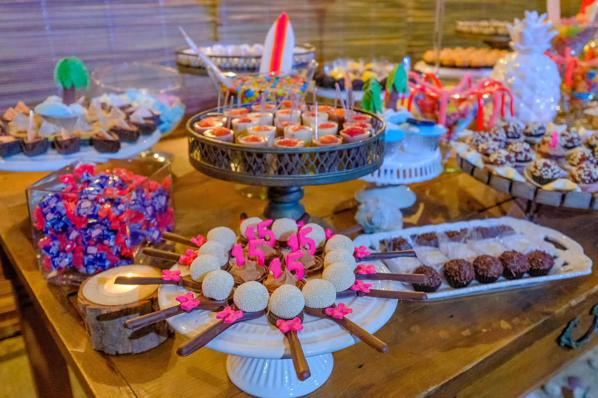 Debu Rachel 15th - 15 anos por Vinícius Vogel Fotógrafo Profissional, Book Família e Casamentos em Porto Alegre, Vale dos Sinos, Serra, Gramado, Canela, bento Gonçalves, caxias do sul, São Paulo, rio de janeiro, curitiba, Portugal, mesa de doces