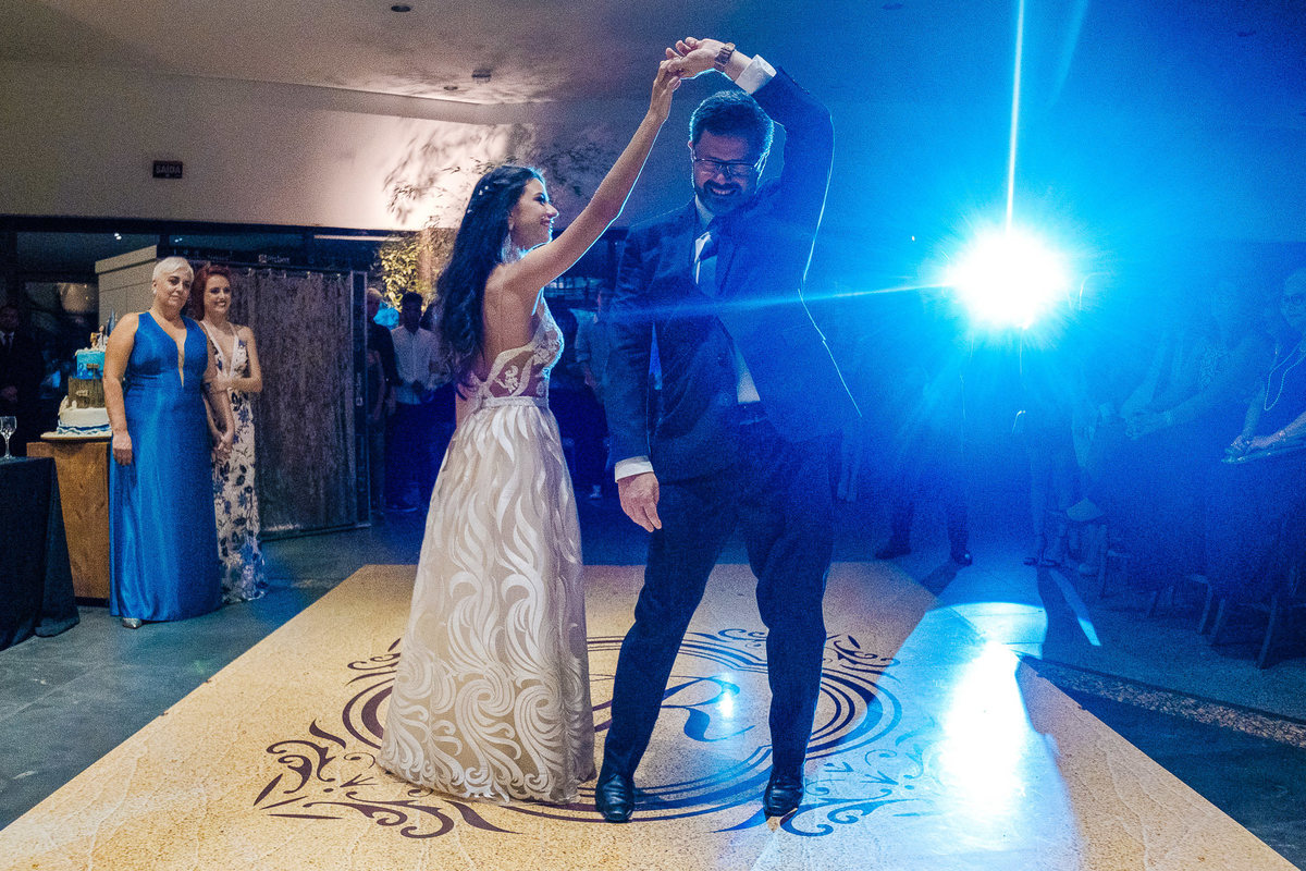 Debu Rachel 15th - 15 anos por Vinícius Vogel Fotógrafo Profissional, Book Família e Casamentos em Porto Alegre, Vale dos Sinos, Serra, Gramado, Canela, bento Gonçalves, caxias do sul, São Paulo, rio de janeiro, curitiba, Portugal, valsa, dança