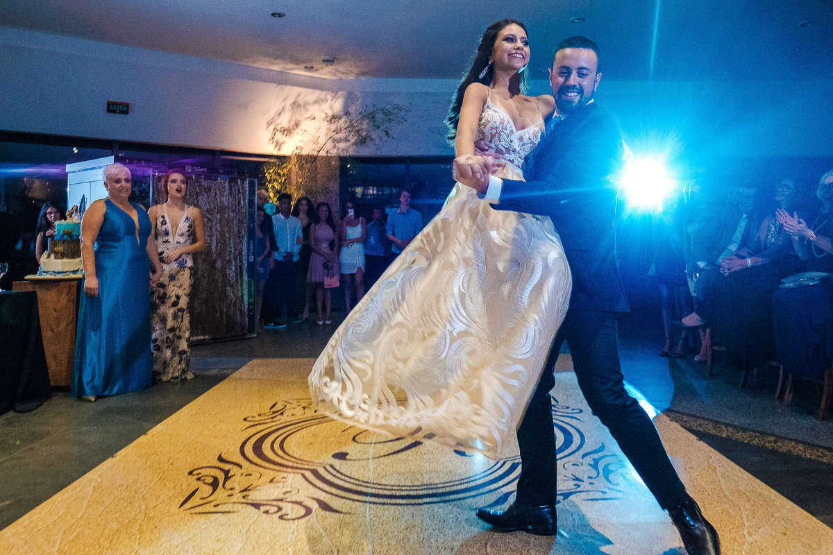 Debu Rachel 15th - 15 anos por Vinícius Vogel Fotógrafo Profissional, Book Família e Casamentos em Porto Alegre, Vale dos Sinos, Serra, Gramado, Canela, bento Gonçalves, caxias do sul, São Paulo, rio de janeiro, curitiba, Portugal, valsa, dança