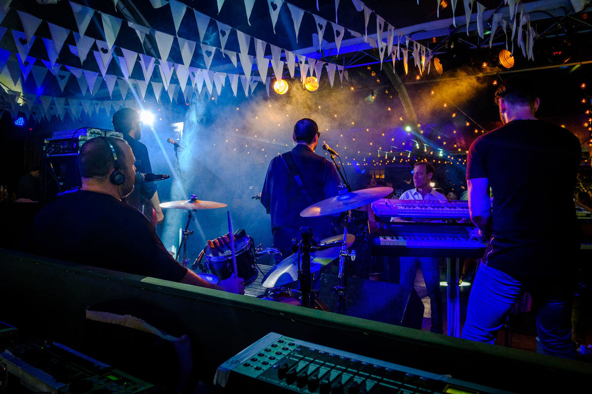 Ana e Marcelo, Casamento na cervejaria Seasons, Fotógrafo de Casamento Vinícius Vogel, Porto Alegre, Gramado, Canela, Caxias do Sul, Bento Gonçalves, Curitiba, São Paulo, Rio de Janeiro, Portugal. Cris Calero Eventos, banda