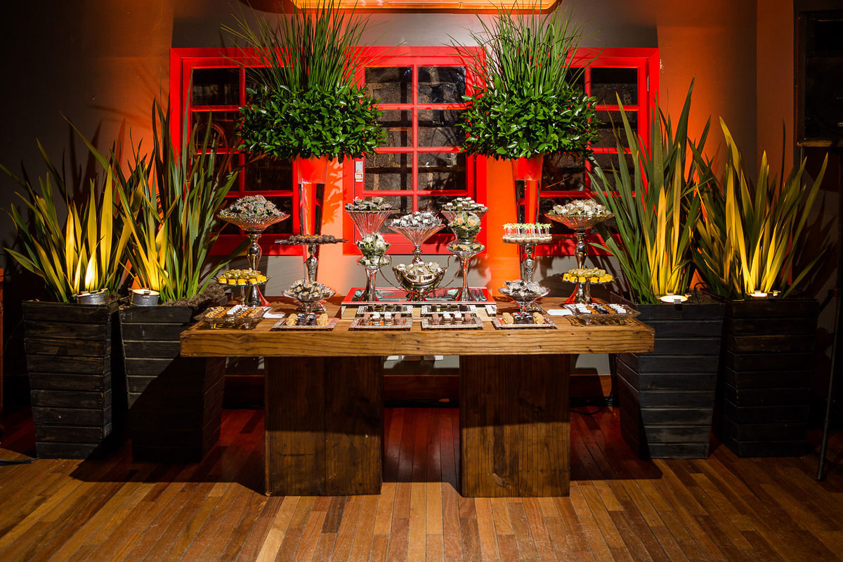 formatura marieta simch, pelo fotógrafo profissional em porto alegre, colação de grau, recepção, teatro do bourbon country, toga, barrete, beca, vestido de festa, direito, medicina, formanda, mesa de doces