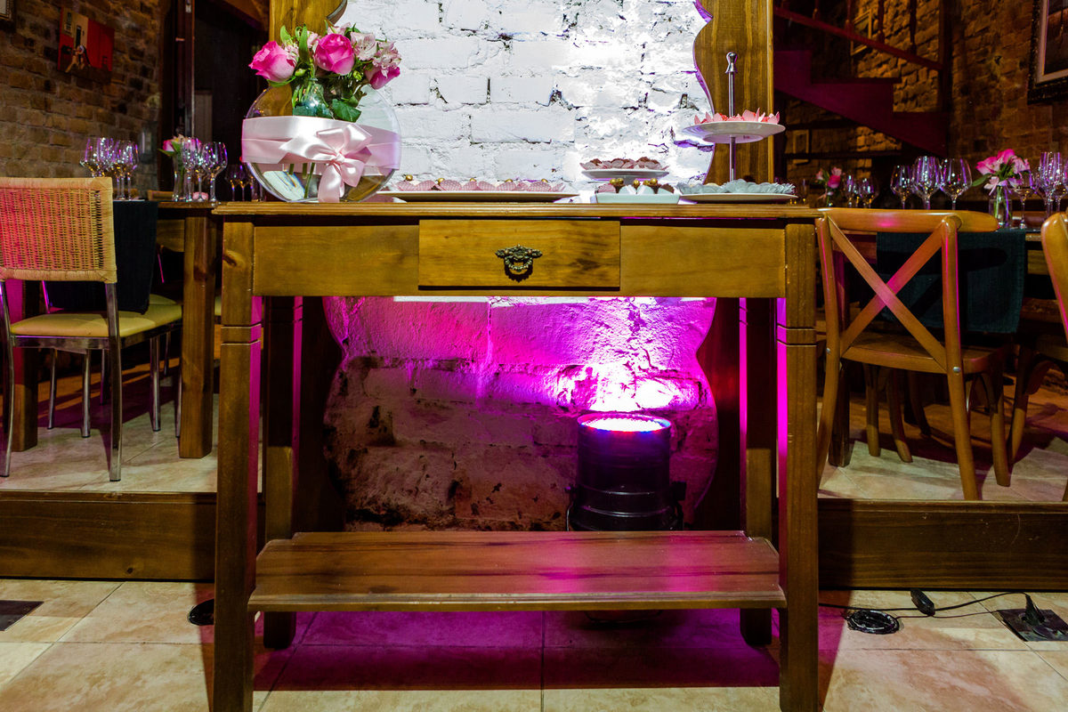 formatura direito pucrs, aline gil, formanda, ensaio de formatura, toga, barrete, canudo, festa de formatura, fotógrafo em porto alegre, vinícius vogel, fotografo para formatura, fotografa, fotografia, decoração