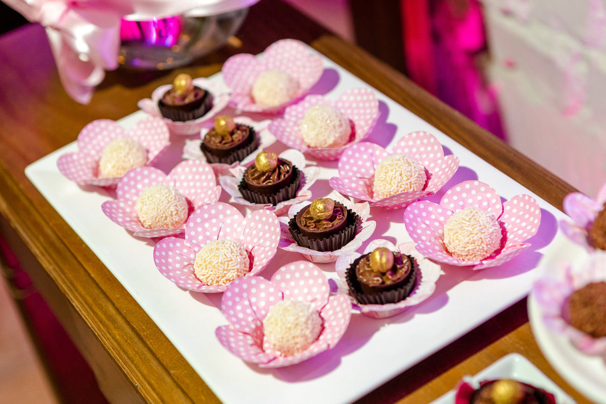 formatura direito pucrs, aline gil, formanda, ensaio de formatura, toga, barrete, canudo, festa de formatura, fotógrafo em porto alegre, vinícius vogel, fotografo para formatura, fotografa, fotografia, doces