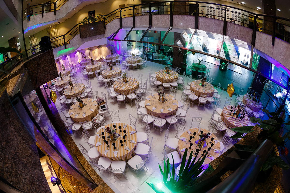 Formatura de Direito formanda da Amanda Parcianello, na PUCRS e Grêmio Náutico União, GNU, pelo fotógrafo para formatura Vinícius Vogel. Advogada, colação de Grau, toga, barrete, ensaio de formatura, canudo, decoração