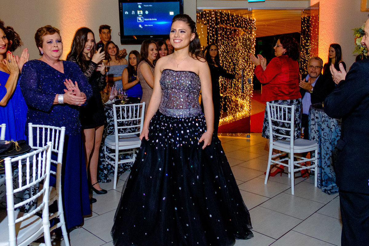 15 anos da Valentina - Fotos da Valentina pelos Fotógrafos de eventos Maggie e Vinícius Vogel, book, 15th, casamentos em Porto Alegre, São Paulo, Caxias, gramado, Belrin, Miami. Gota d'água eventos 