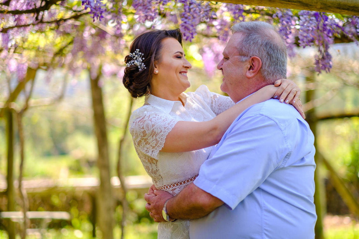 Ensaio de Casal pré Casamento da Carol e do Augusto, fotos pelo fotógrafo Vinícius Vogel. Fotógrafo em Porto Alegre, fotógrafo em Bento Gonçalves, Fotógrafo em Caxias do Sul, Fotógrafo em Florianópolis, Fotógrafo em Porto, Caminhos de Pedra