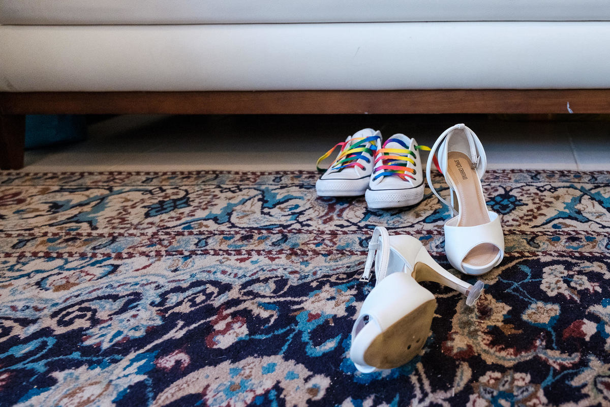 Fotógrafo de casamento, casamento gay, casamento homoafetivo, casamento LGBTI+, noivas, casamento lésbico, vestido de noiva, casamento ao ar livre, Vinícius Vogel, fotógrafa de casamento, Maggie, case na serra, São Paulo, Rio de Janeiro, sapato