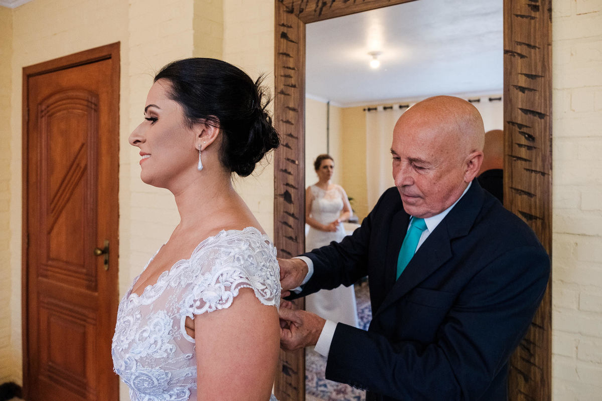 Fotógrafo de casamento, casamento gay, casamento homoafetivo, casamento LGBTI+, noivas, casamento lésbico, vestido de noiva, casamento ao ar livre, Vinícius Vogel, fotógrafa de casamento, Maggie, case na serra, São Paulo, Rio de Janeiro