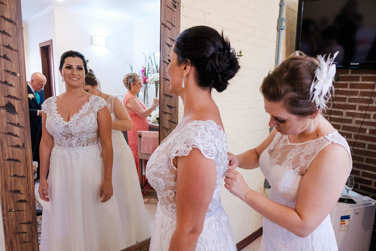 Fotógrafo de casamento, casamento gay, casamento homoafetivo, casamento LGBTI+, noivas, casamento lésbico, vestido de noiva, casamento ao ar livre, Vinícius Vogel, fotógrafa de casamento, Maggie, case na serra, São Paulo, Rio de Janeiro, noivas