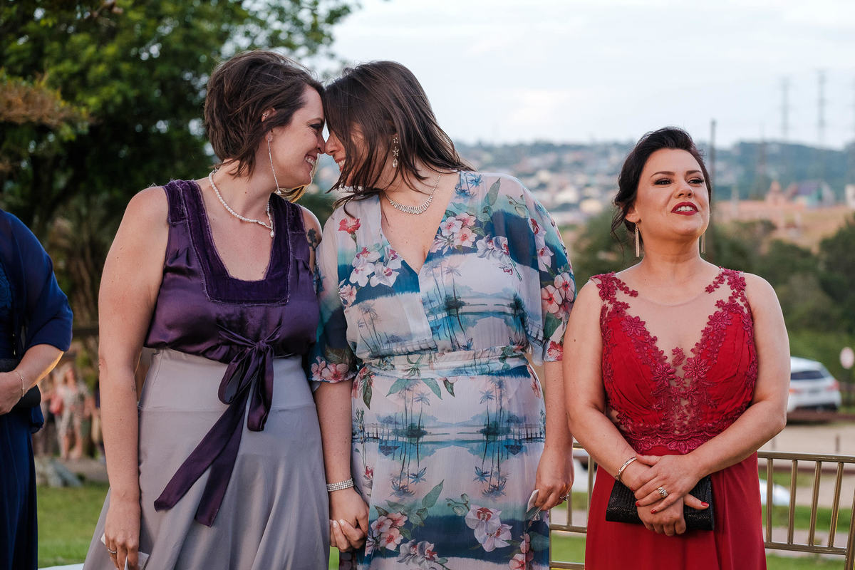 Fotógrafo de casamento, casamento gay, casamento homoafetivo, casamento LGBTI+, noivas, casamento lésbico, vestido de noiva, casamento ao ar livre, Vinícius Vogel, fotógrafa de casamento, Maggie, case na serra, São Paulo, Rio de Janeiro