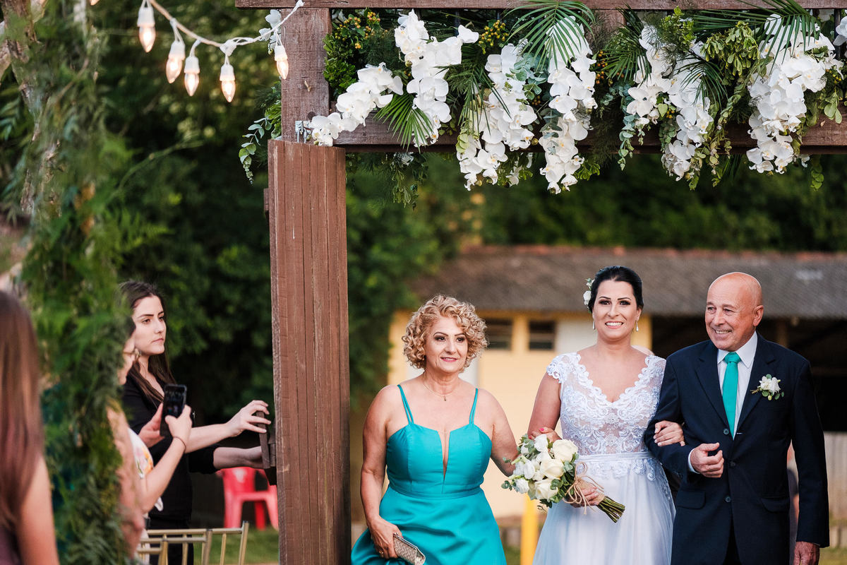 Fotógrafo de casamento, casamento gay, casamento homoafetivo, casamento LGBTI+, noivas, casamento lésbico, vestido de noiva, casamento ao ar livre, Vinícius Vogel, fotógrafa de casamento, Maggie, case na serra, São Paulo, Rio de Janeiro