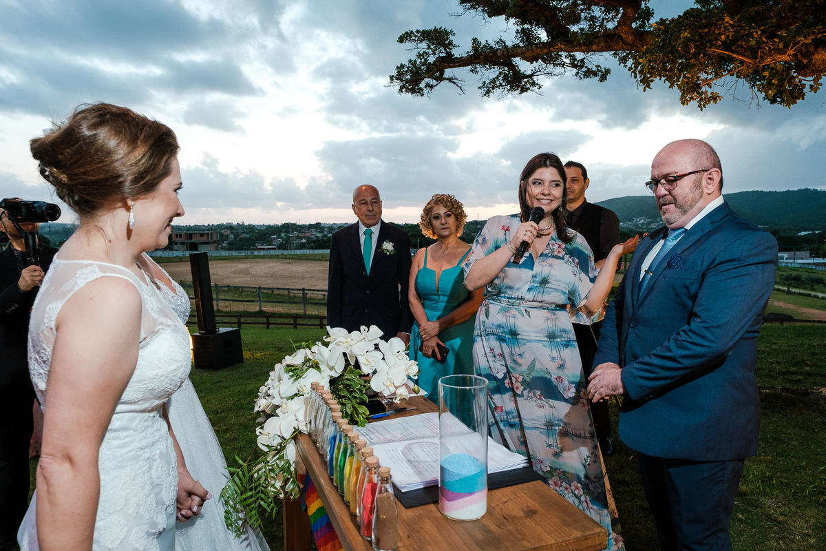 Fotógrafo de casamento, casamento gay, casamento homoafetivo, casamento LGBTI+, noivas, casamento lésbico, vestido de noiva, casamento ao ar livre, Vinícius Vogel, fotógrafa de casamento, Maggie, case na serra, São Paulo, Rio de Janeiro