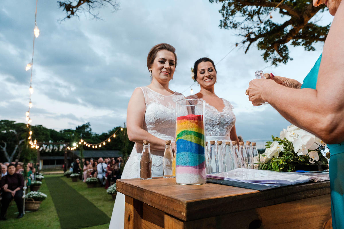 Fotógrafo de casamento, casamento gay, casamento homoafetivo, casamento LGBTI+, noivas, casamento lésbico, vestido de noiva, casamento ao ar livre, Vinícius Vogel, fotógrafa de casamento, Maggie, case na serra, São Paulo, Rio de Janeiro