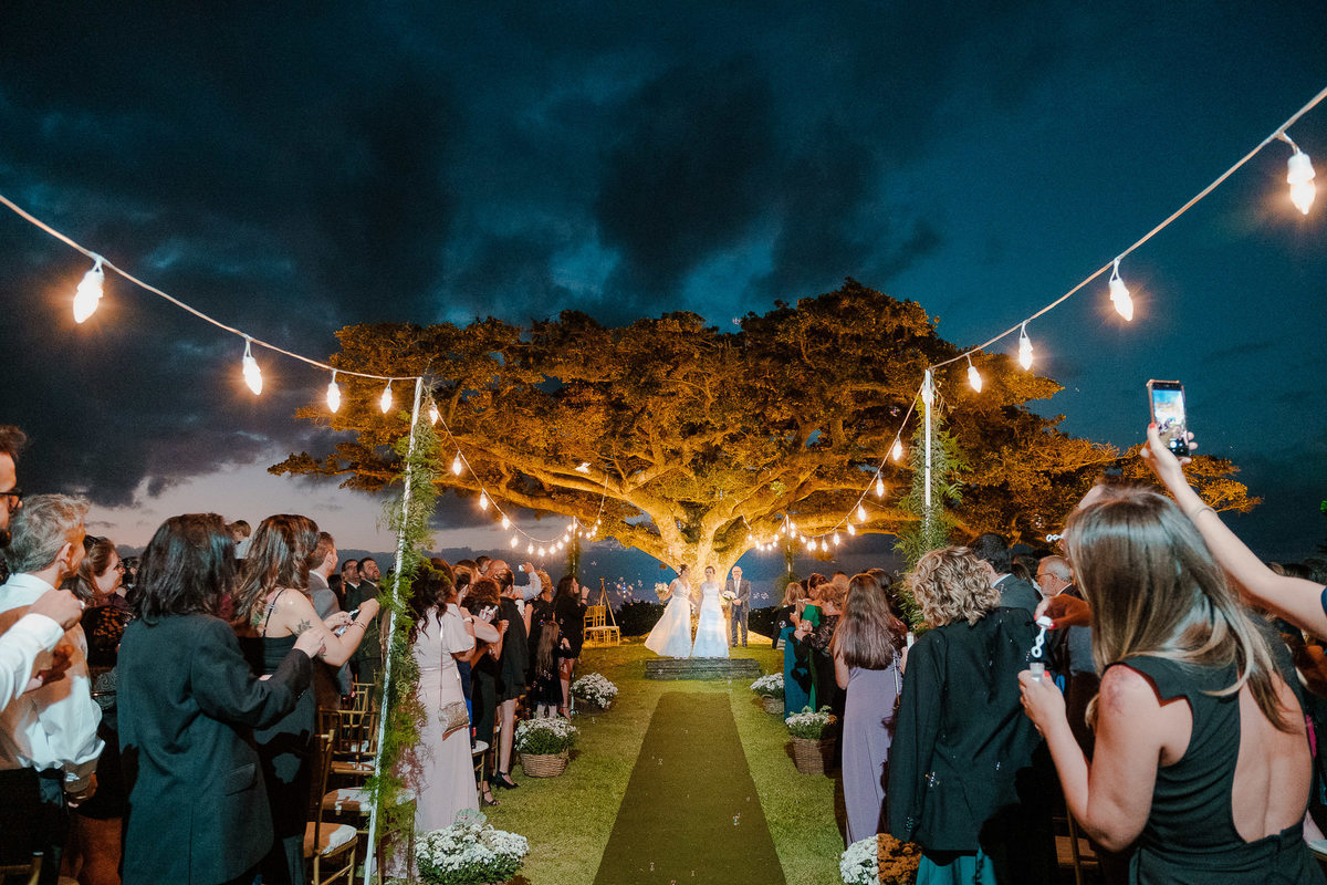 Fotógrafo de casamento, casamento gay, casamento homoafetivo, casamento LGBTI+, noivas, casamento lésbico, vestido de noiva, casamento ao ar livre, Vinícius Vogel, fotógrafa de casamento, Maggie, case na serra, São Paulo, Rio de Janeiro