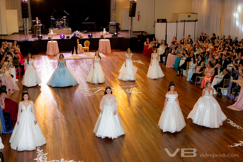 Desfile coletivo debutantes SOAL 2022