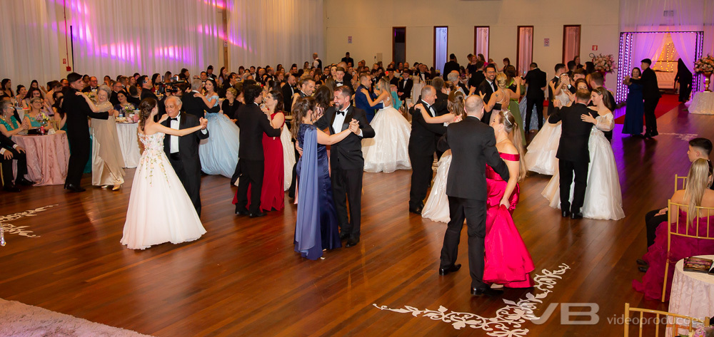 Valsa de abertura do Debut da Sociedade Alfredochavense de Veranópolis 2022