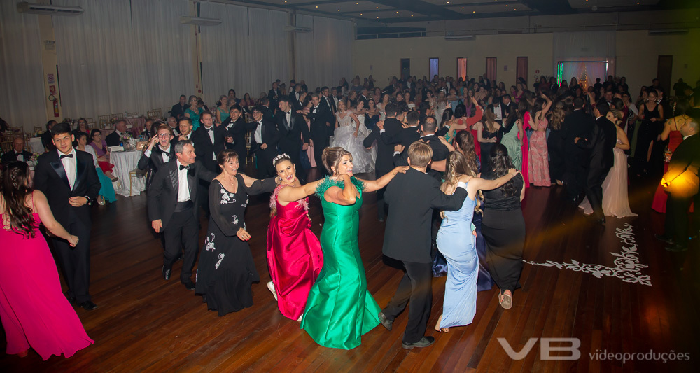 VB Vídeo Produções no Baile de Debutantes Sociedade Alfredochavense 