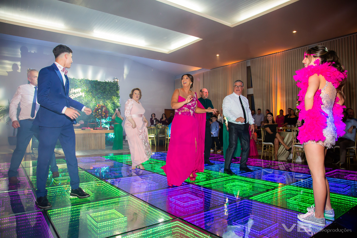 Desafio de dança da Bele com a família