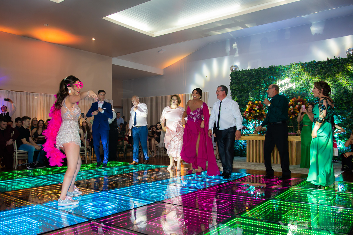 Desafio de dança da Bele com a família