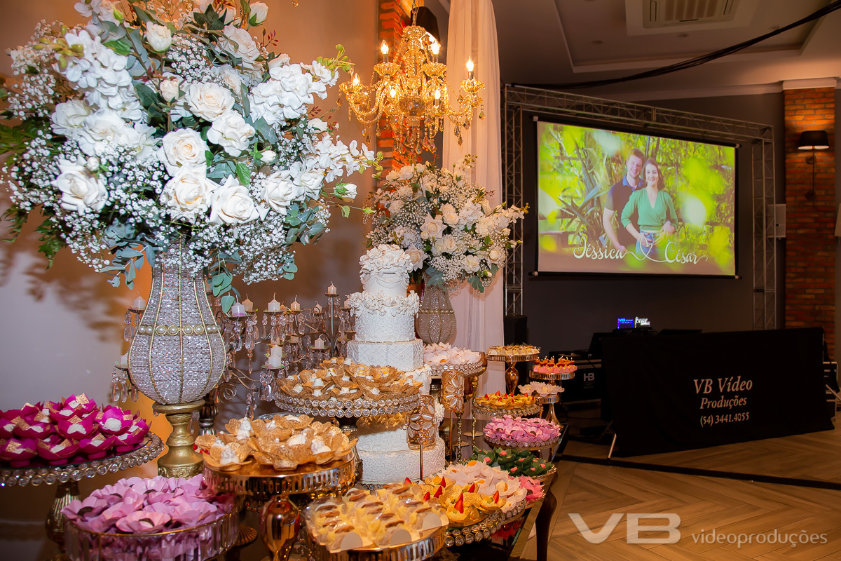 Mesa de doces do casamento César e Jéssica