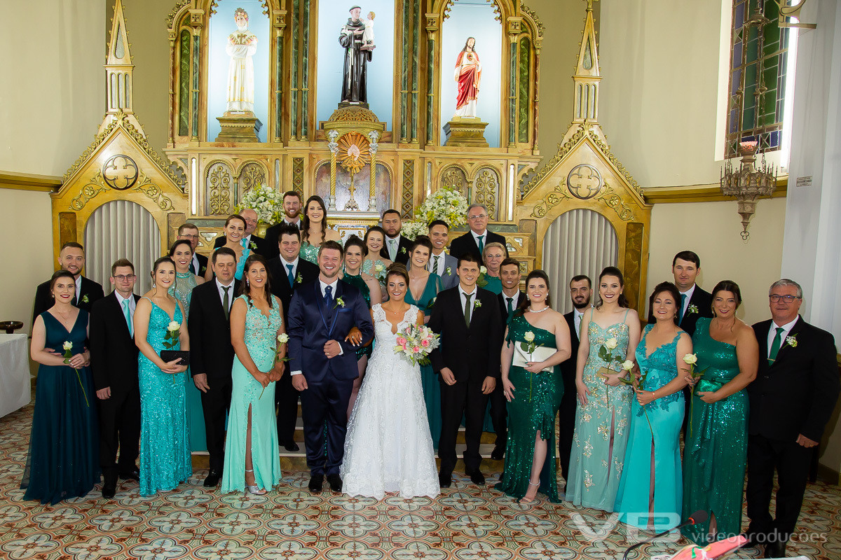 Noivos com os padrinhos