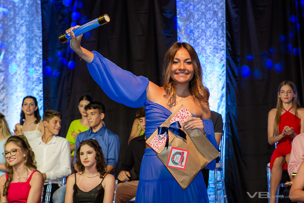 Formatura 9º ano do Colégio Regina Coeli de Veranópolis, na SOAL, formando comemorando