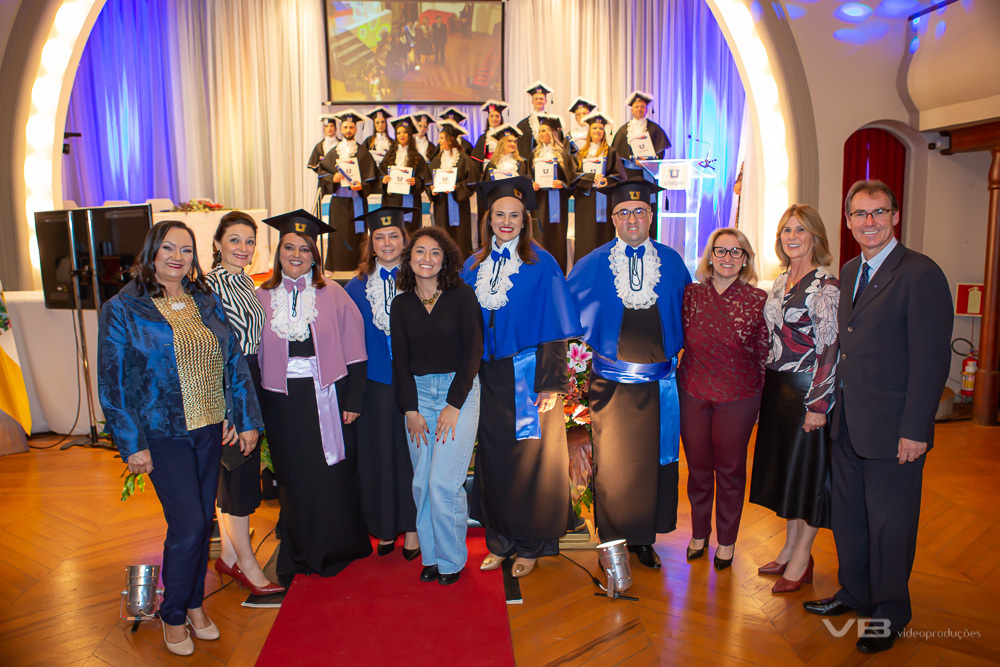 Foto Unopar, Autoridades e Formandos