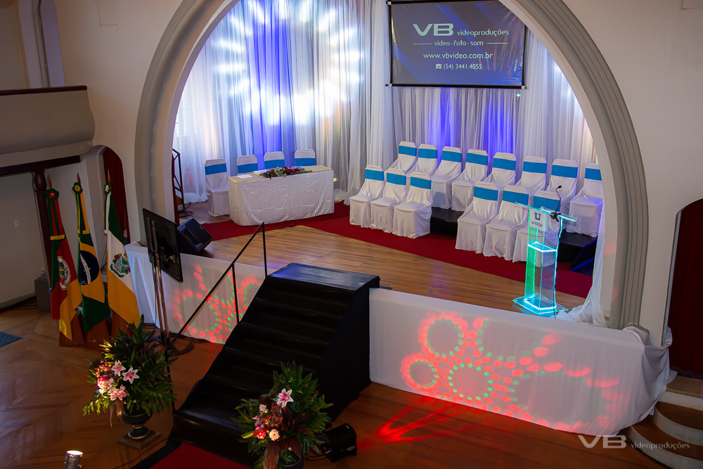 Formatura da Unopar Pólos de Veranópolis, Guaporé e Fagundes Varela na Casa da Cultura Frei Rovilio Costa em Veranópolis, produzida por VB Vídeo Produções